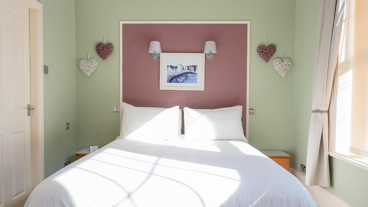 Crescent Lodge Guest House Уитби Стая снимка