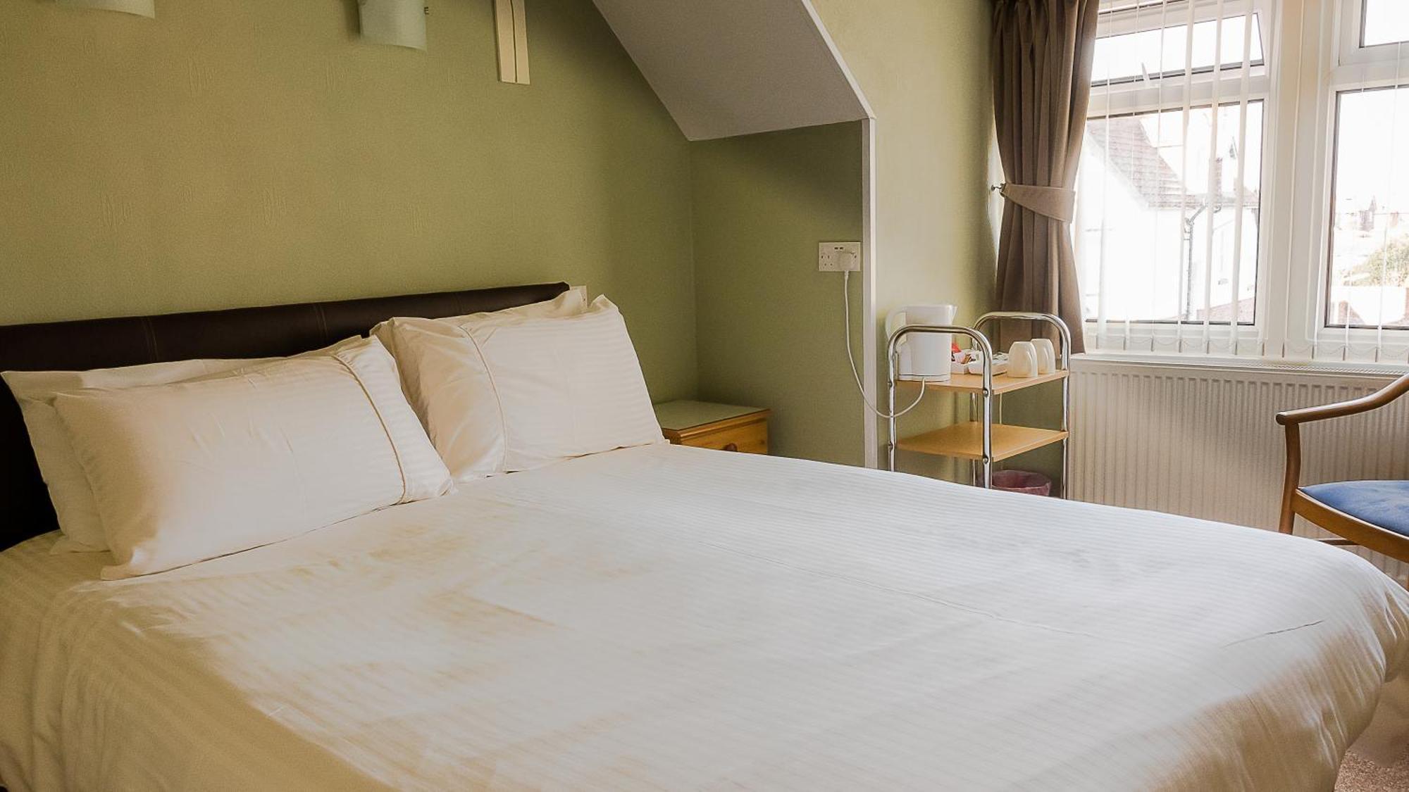 Crescent Lodge Guest House Уитби Стая снимка